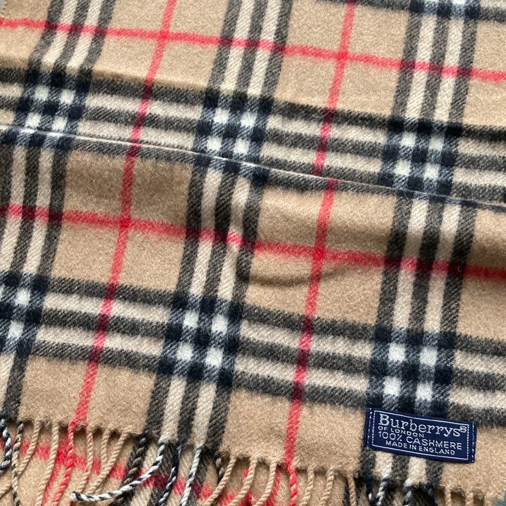 Burberry Tan and Red Plaid Wool Scarf with Fringe. Unisex. 100% Cashmere.